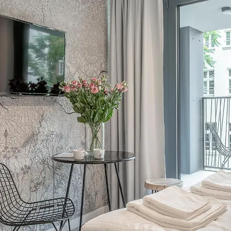 Rentplanet - Jodłowa Hotel apartamentowy *